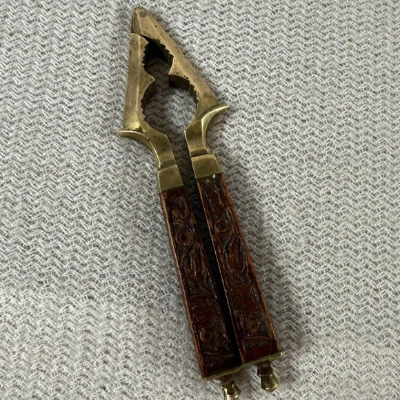 Rare Vintage BRASS Nut Cracker Ornate CARVED Wooden Handles Made in KASHMIR MCM‎ - Picture 1 of 8